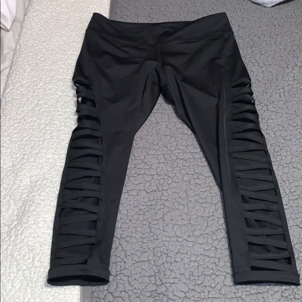 Open side workout leggings